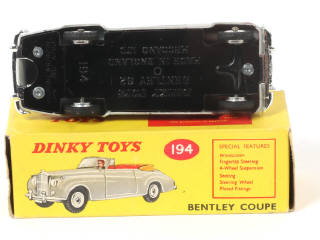 Lot 319 - DINKY TOYS (GB) (1)