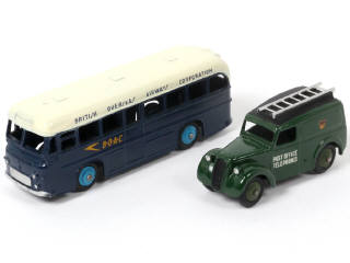 Lot 323 - DINKY TOYS (GB) (2)