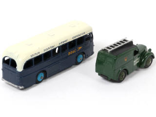 Lot 323 - DINKY TOYS (GB) (2)