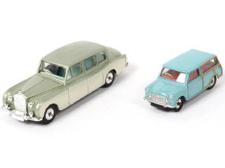 Lot 324 - DINKY TOYS (GB) (2)