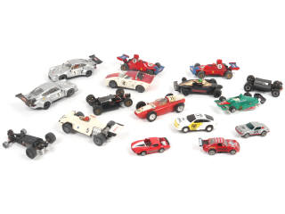 Lot 13 - DIVERS (16)