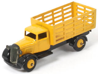 Lot 334 - DINKY TOYS (GB) (1)