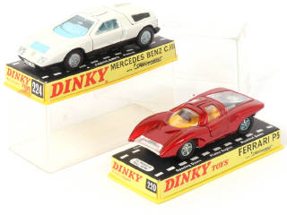 Lot 352 - DINKY TOYS (GB) (2)