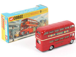 Lot 203 - CORGI TOYS (GB) (1)