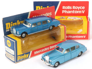 Lot 351 - DINKY TOYS (GB) (2)