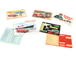Lot 332 - DINKY TOYS (7)
