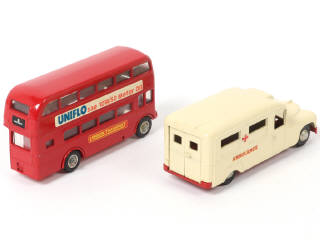 Lot 186 - BUDGIE MODELS (GB) (2)