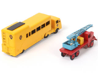 Lot 185 - BUDGIE MODELS (GB) (2)