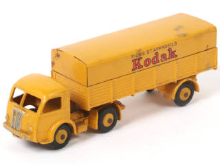 Lot 372 - DINKY TOYS (FRANCE) (1)