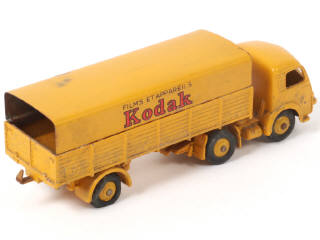 Lot 372 - DINKY TOYS (FRANCE) (1)