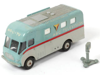 Lot 338 - DINKY TOYS (GB) (1)