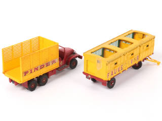 Lot 373 - DINKY TOYS (FRANCE) (1)