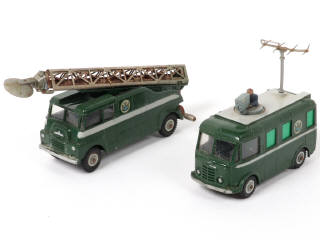 Lot 347 - DINKY TOYS (GB) (2)