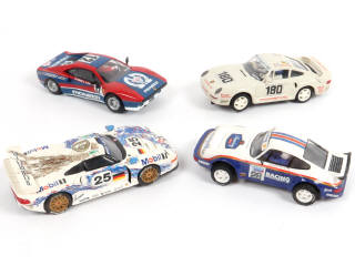 Lot 12 - SCALEXTRIC (GB) (4)