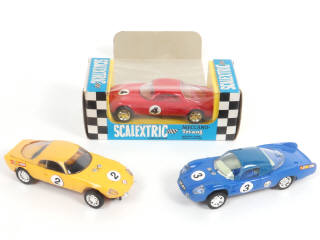 Lot 13 - SCALEXTRIC (FRANCE) (3)