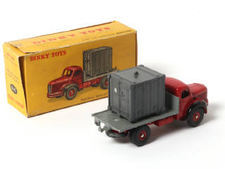 Lot 377 - DINKY TOYS (FRANCE) (1)