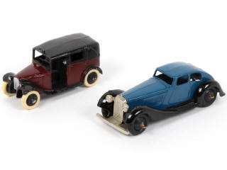 Lot 344 - DINKY TOYS (GB) (2)