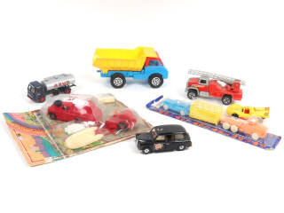 Lot 107 - DIVERS (7)