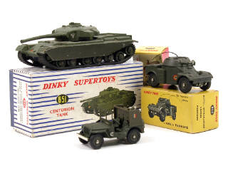 Lot 500 - DINKY TOYS (3)