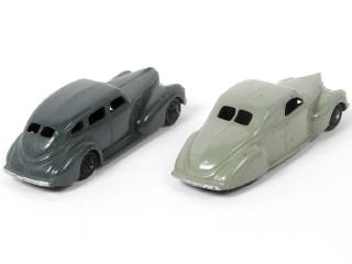 Lot 230 - DINKY TOYS (GB) (2)