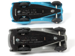 Lot 229 - DINKY TOYS (GB) (2)