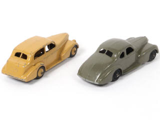 Lot 234 - DINKY TOYS (GB) (2)