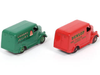 Lot 252 - DINKY TOYS (GB) (2)