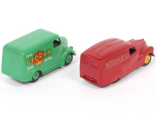 Lot 251 - DINKY TOYS (GB) (2)