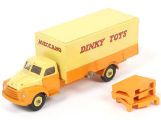Lot 212 - DINKY TOYS (GB) (1)