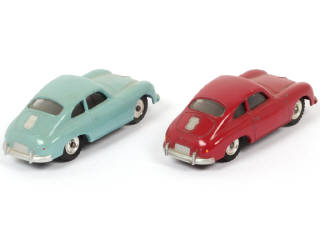 Lot 239 - DINKY TOYS (GB) (2)