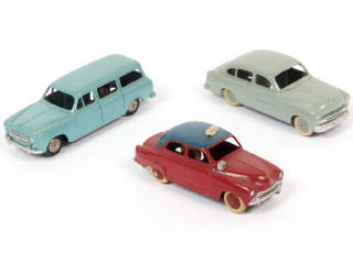 Lot 337 - DINKY TOYS (FRANCE) (3)