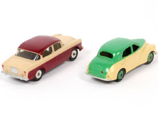 Lot 242 - DINKY TOYS (GB) (2)