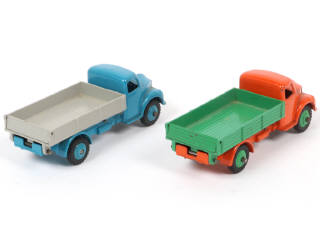 Lot 254 - DINKY TOYS (GB) (2)