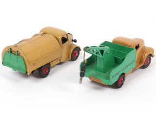 Lot 256 - DINKY TOYS (GB) (2)
