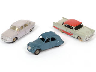 Lot 341 - DINKY TOYS (FRANCE) (3)
