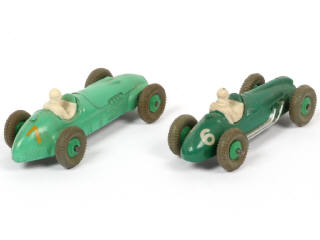 Lot 226 - DINKY TOYS (GB) (2)