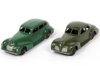 Lot 231 - DINKY TOYS (GB) (2)