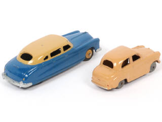 Lot 236 - DINKY TOYS (GB) (2)