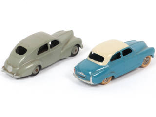 Lot 320 - DINKY TOYS (FRANCE) (2)