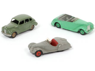 Lot 262 - DINKY TOYS (GB) (3)