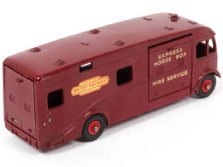 Lot 211 - DINKY TOYS (GB) (1)