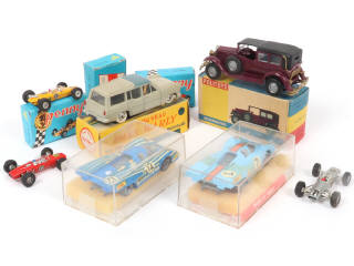 Lot 54 - DIVERS (7)