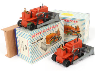 Lot 335 - DINKY TOYS (FRANCE) (2)