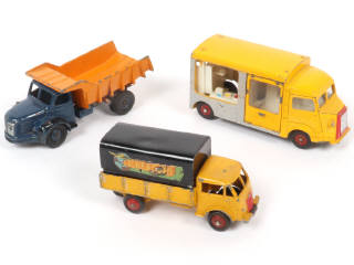 Lot 346 - DINKY TOYS (FRANCE) (3)
