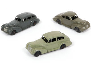 Lot 263 - DINKY TOYS (GB) (3)