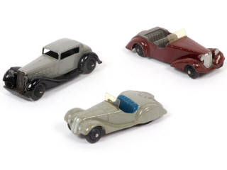 Lot 264 - DINKY TOYS (GB) (3)