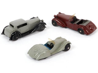 Lot 264 - DINKY TOYS (GB) (3)
