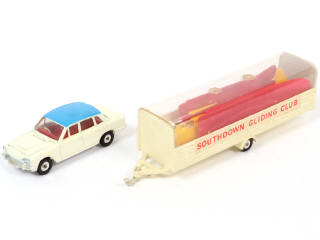 Lot 203 - DINKY TOYS (GB) (1)