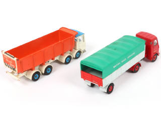 Lot 255 - DINKY TOYS (GB) (2)