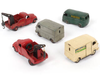 Lot 357 - DINKY TOYS (FRANCE) (5)
